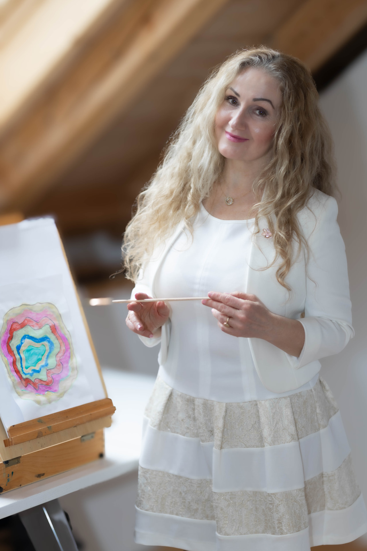 Tetyana Koval — Art-Coach, an der Staffelei